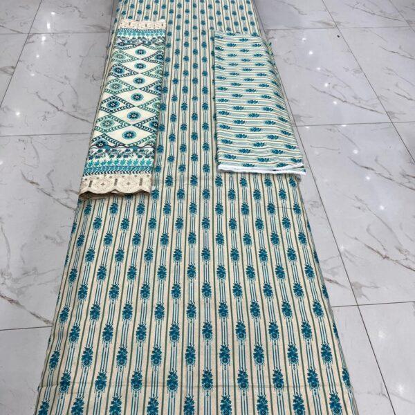 Bareeze Lawn Summer Collection 2025 Allover Digital Printed Lawn 3 Piece Suit Women Collection Design No 4