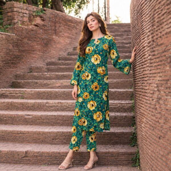 Safa Marwa Brand Tarkashi Linen 2PC - Winter Collection Design No. 17