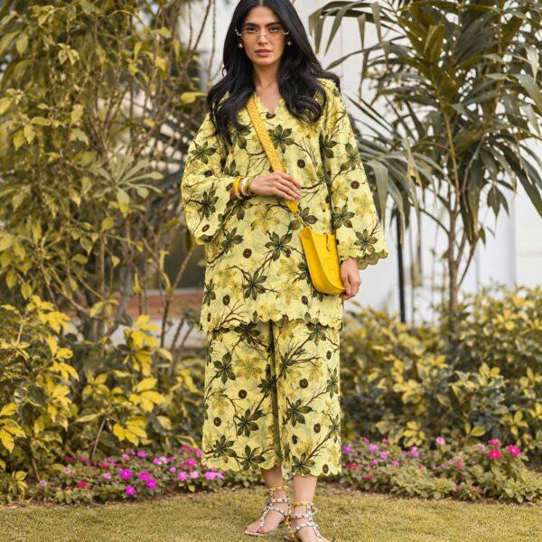 Safa Marwa Brand Tarkashi Linen 2PC - Winter Collection Design No. 12