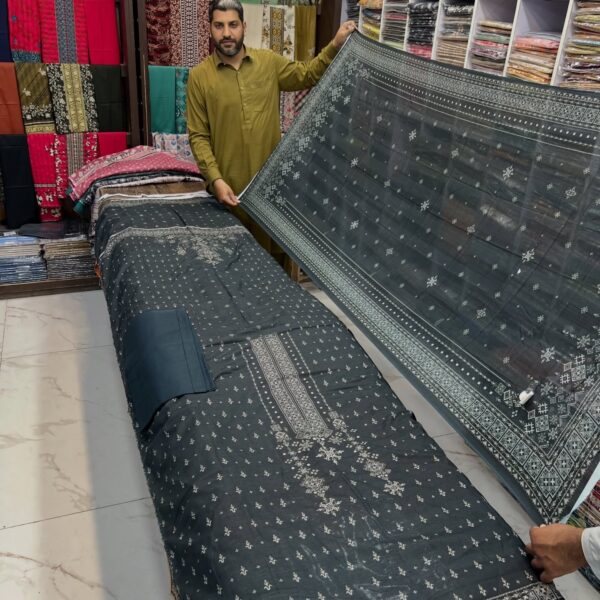 Chamak Damak Lawn Digital Printed 3 Piece Suit - Women Wear Design No. 5